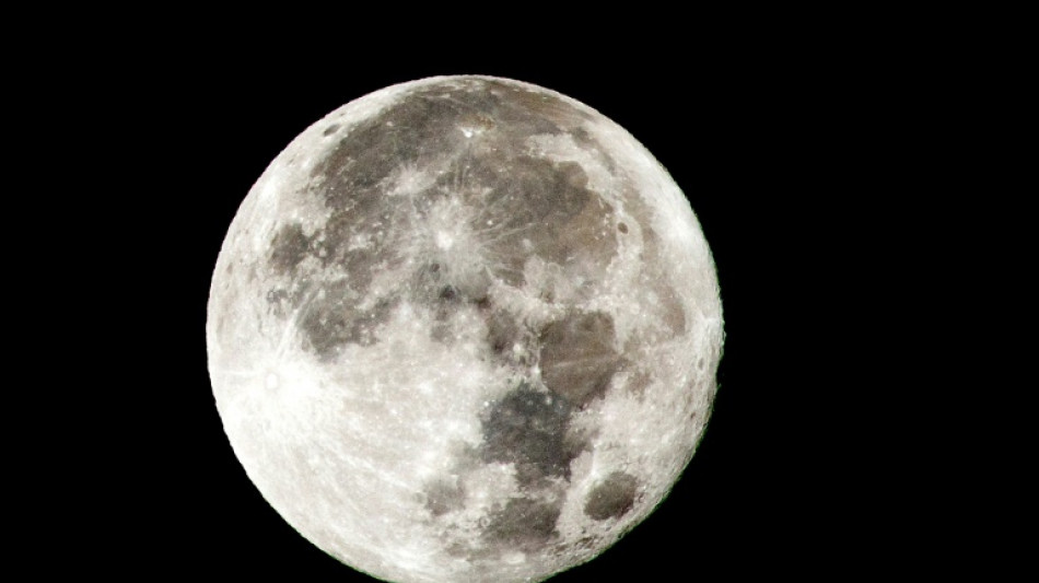 Los cient&iacute;ficos creen que los restos de un cohete se estrellaron contra la Luna 