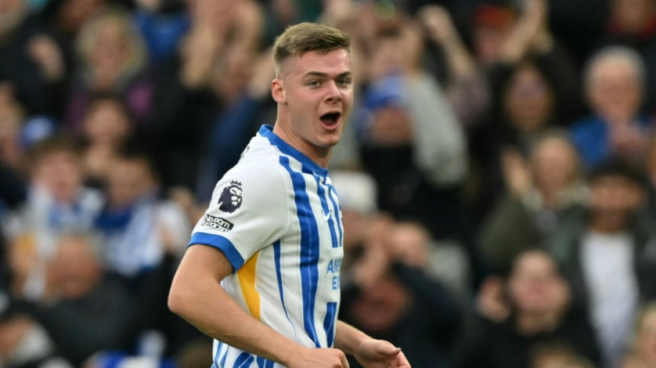 Roma anuncia contrata&ccedil;&atilde;o do atacante irland&ecirc;s Evan Ferguson