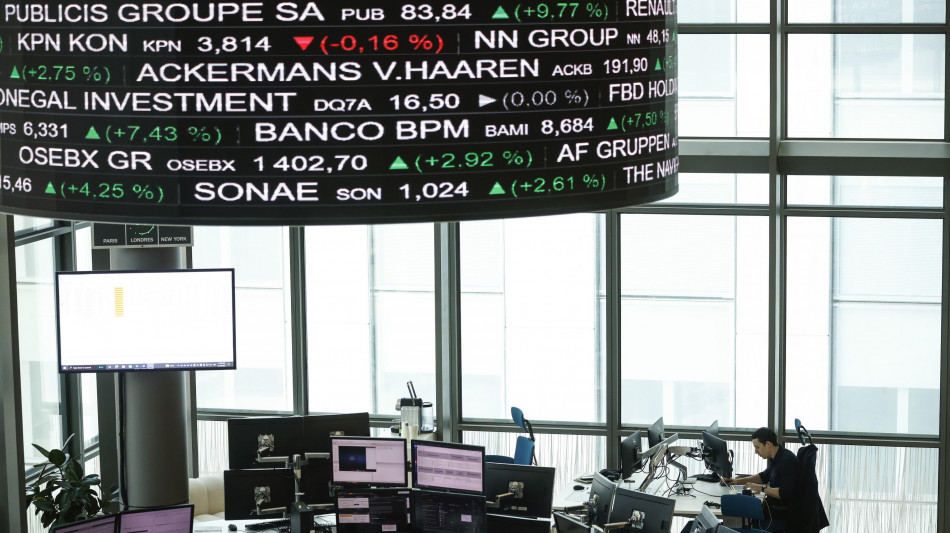 Borsa: Europa in rialzo, Parigi +0,42% in attesa voto fiducia