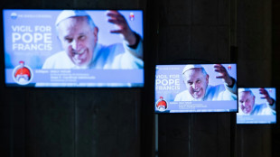 El estado de salud del papa Francisco presenta una "ligera mejor&iacute;a" en su s&eacute;ptimo d&iacute;a hospitalizado