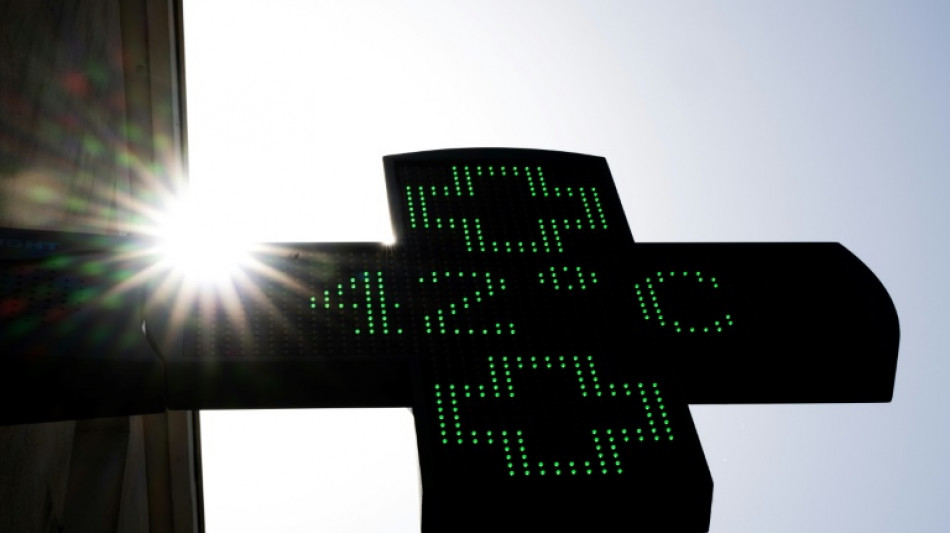 Canicule: des records absolus de chaleur battus dans 64 communes lundi, selon M&eacute;t&eacute;o-France