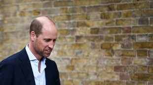 Pr&iacute;ncipe William mostra nova barba em p&uacute;blico pela primeira vez