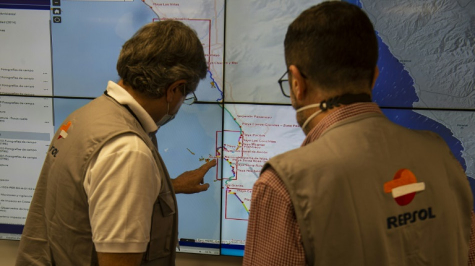 Repsol promete terminar en marzo limpieza de derrame en costa de Per&uacute;